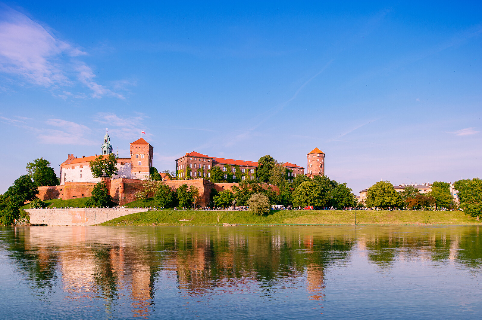 view-at-wawel-castle-in-cracow-city-krakow-poland-reflected-in-vistula-river-wisla-in-sunny-summer-day.jpg [12.32 MB]